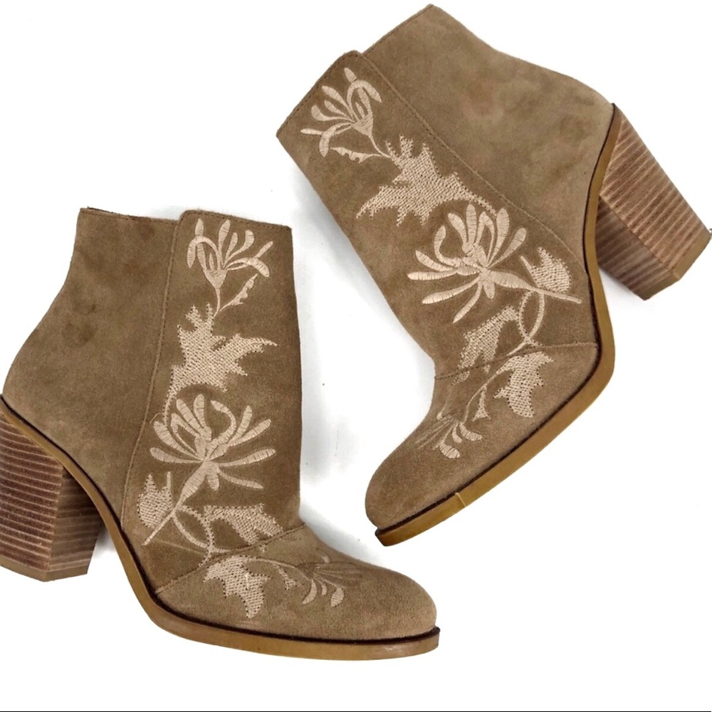 Lucky Brand Tan Suede Embroidered Ankle Bootie 8M